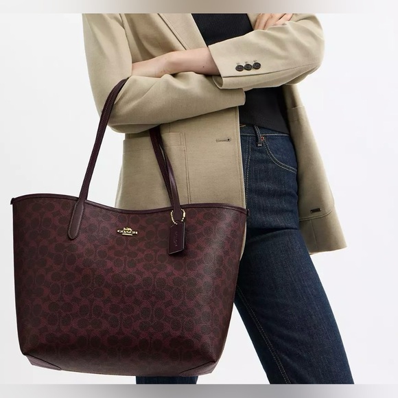 Coach NWT Black/Currant City Tote Bag - Picture 1 of 12